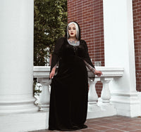 Medieval maxi dress made from sumptuous velvet, featuring a fitted corset lace bust that accentuates the figure, sheer black chiffon sleeves for a contrasting ethereal effect, and a flexible fit for all-day wear, perfect for Gothic style, renaissance-themed parties, or enchanting historical cosplay events.