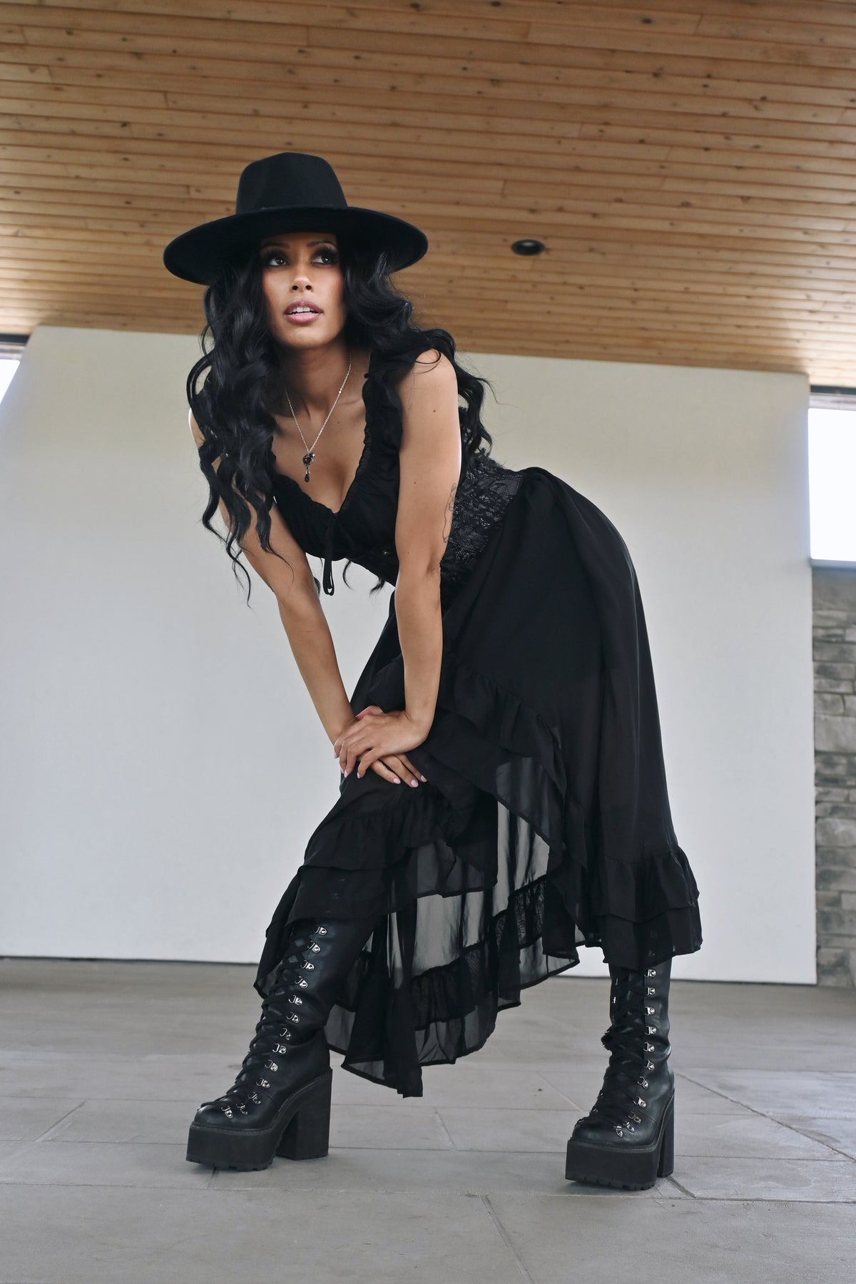 A romantic Renaissance-style chiffon dress with a layered, flowing silhouette and an asymmetrical high-low hem. The off-shoulder neckline and elasticated waist create a comfortable, flattering shape, while convenient pockets add functionality. Inspired by bohemian artists, the irregular hem represents freedom and the breaking of traditional boundaries, giving the dress a whimsical, artistic, and unrestrained character.