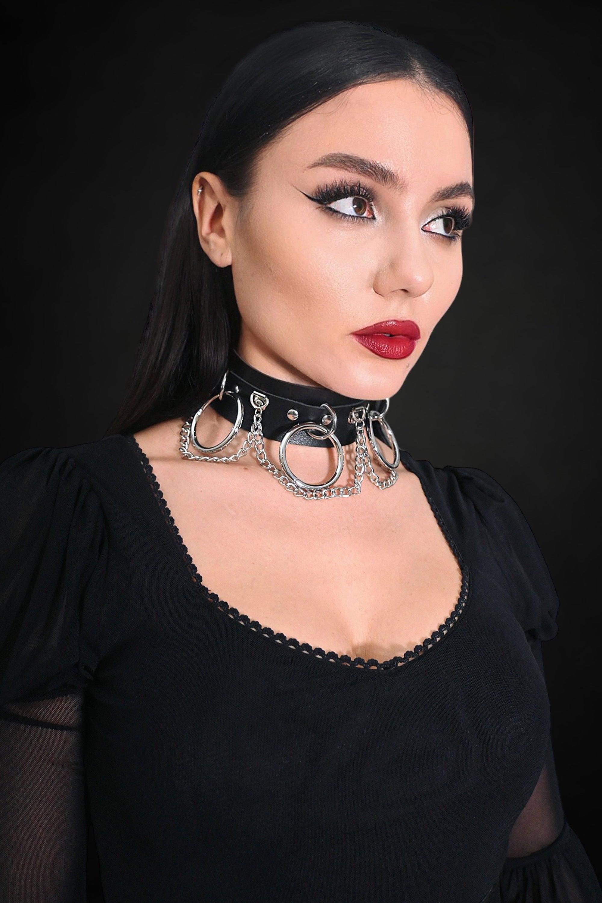 O Ring Chained Choker – KATAKOMB