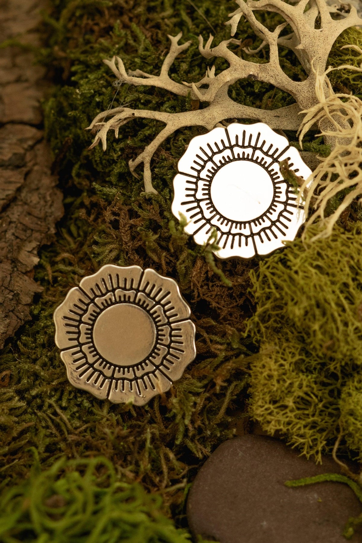 Elegant botanical Flower Collar Clips by Hilary Jane, intricately engraved in metal for a subtle yet artistic detail. Perfect for enhancing a collared blouse or dress, these handcrafted clips bring a delicate, nature-inspired charm that complements the Dakota, Jane, and Katherine dresses effortlessly.